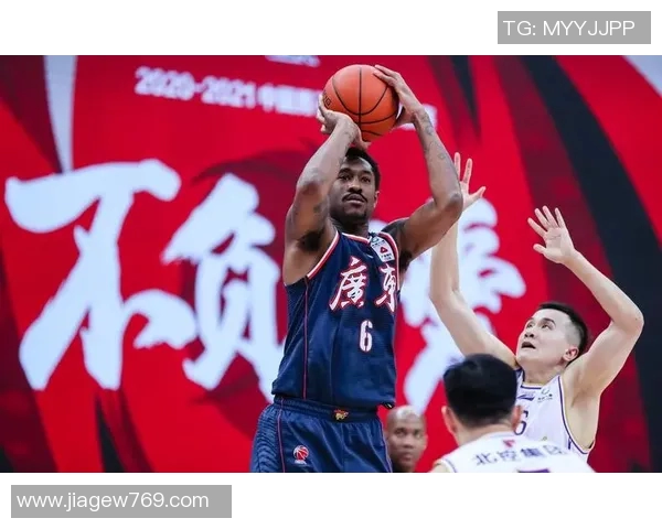 成都羽毛球队以88分领跑大师赛积分榜展现强劲实力