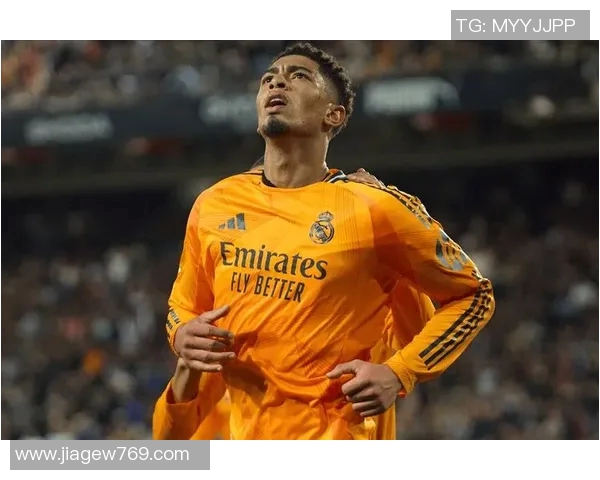 欧洲足球明星拍卖盛况揭晓引发球迷热议与市场关注 欧洲足球明星拍卖盛况揭晓引发球迷热议与市场关注